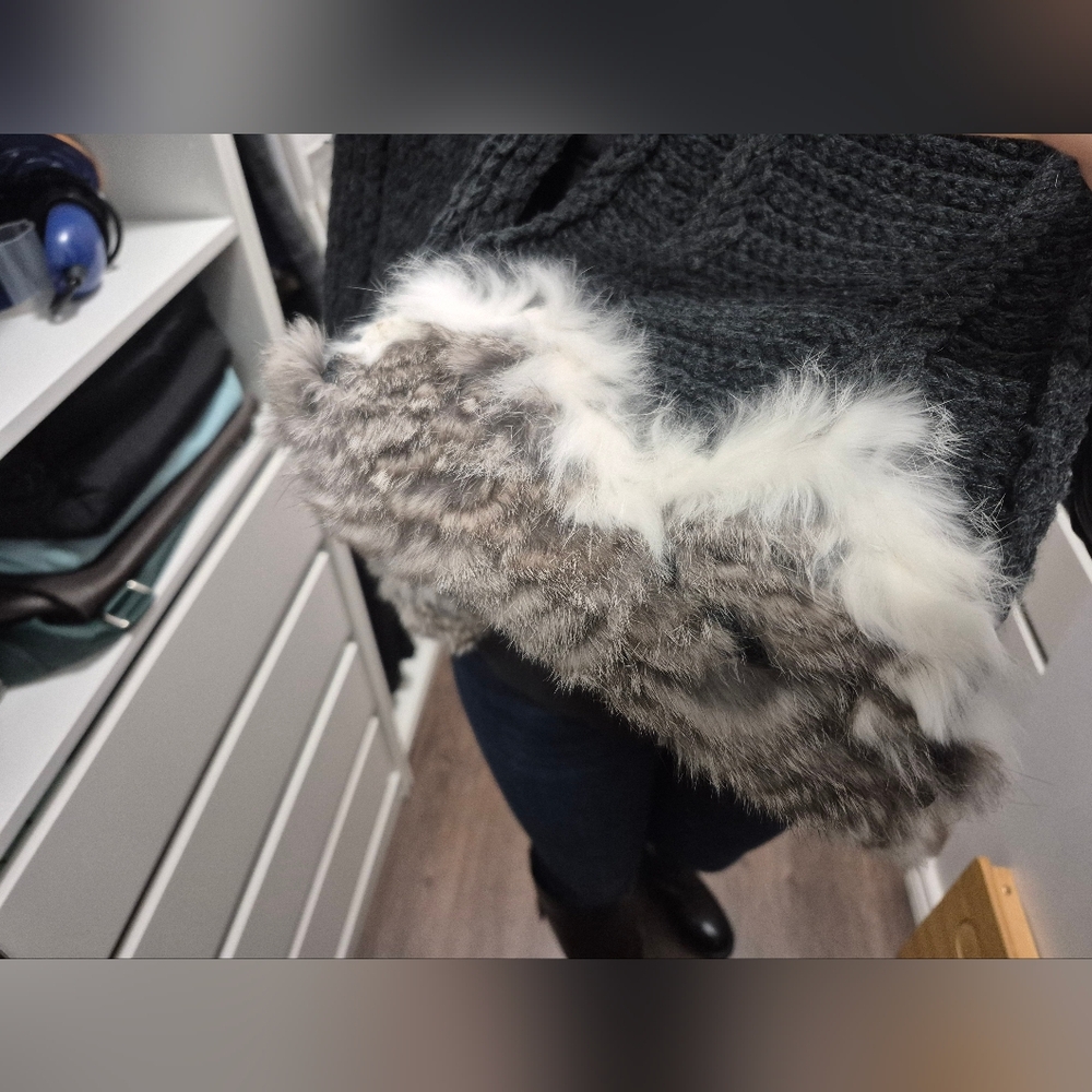 Rabbit Fur Knit Scarf With Gifted Tote Bag - Picture 7 of 13